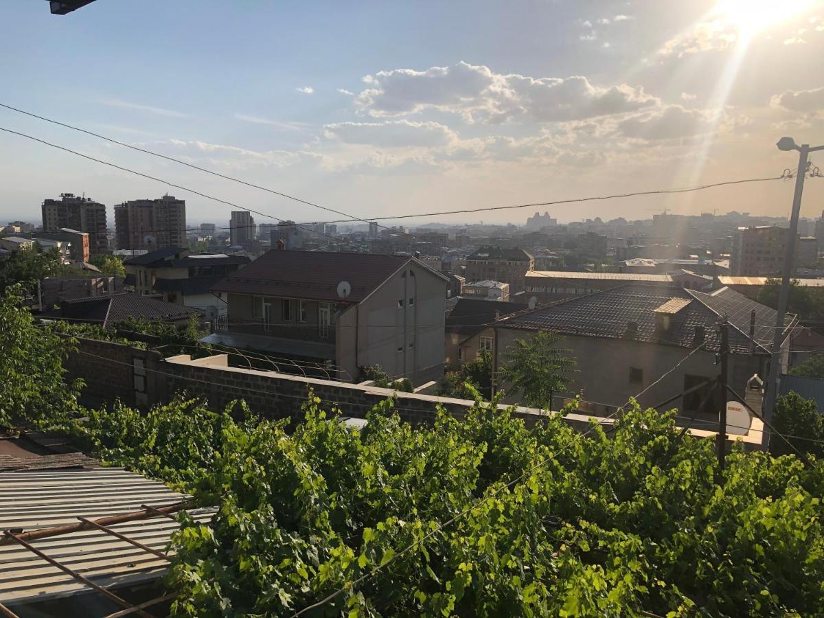 Hillside Guest House Yerevan Exterior photo