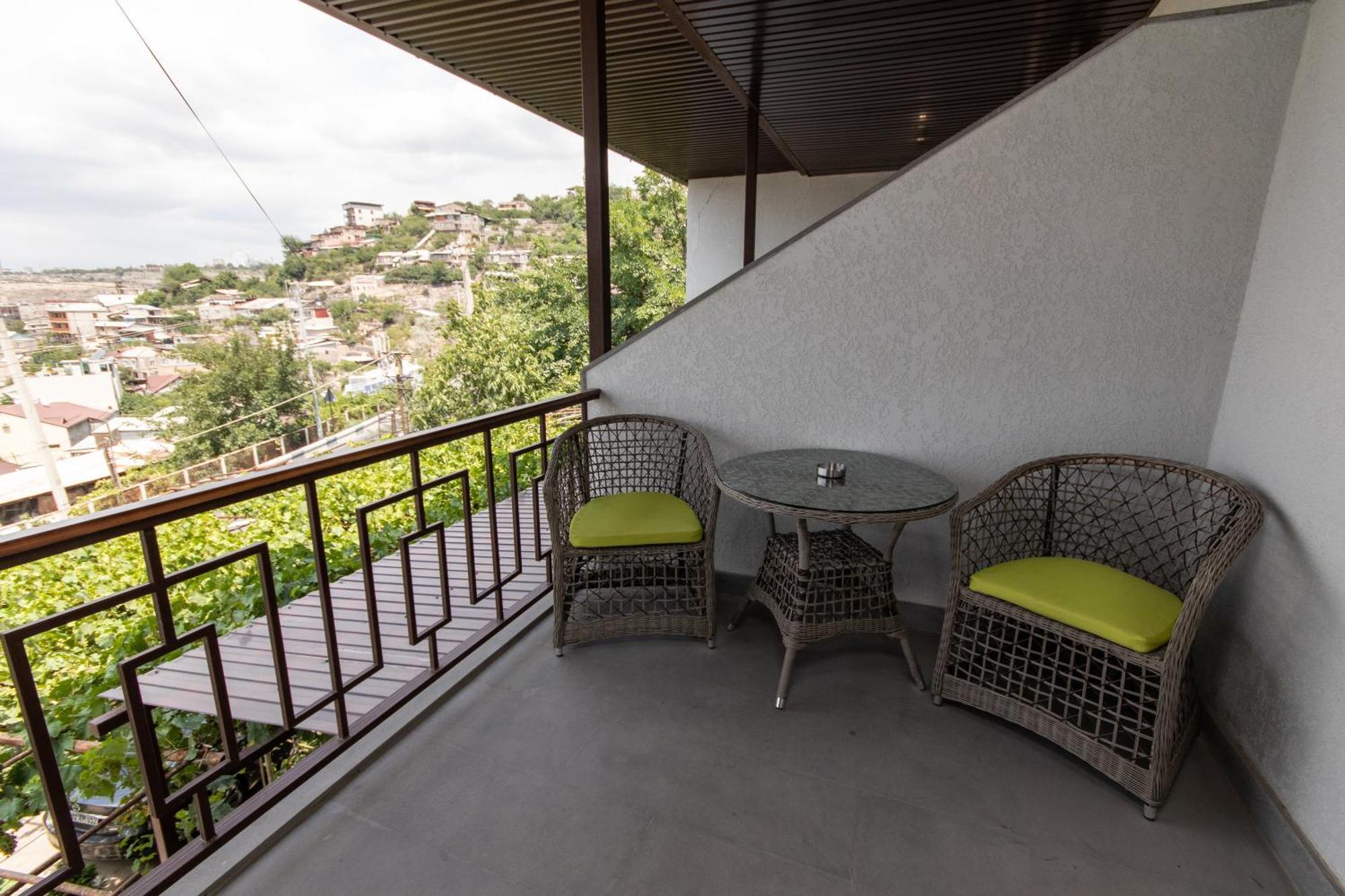 Hillside Guest House Yerevan Exterior photo